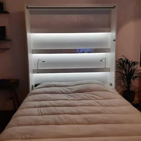T2 Avec Clim Et Wifi, à 50 M De La *