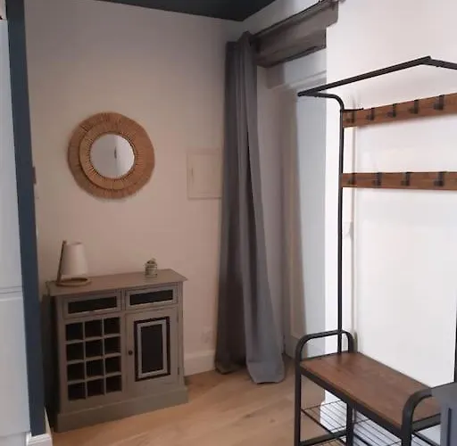 Apartment T2 Avec Clim Et Wifi, A 50 M De La